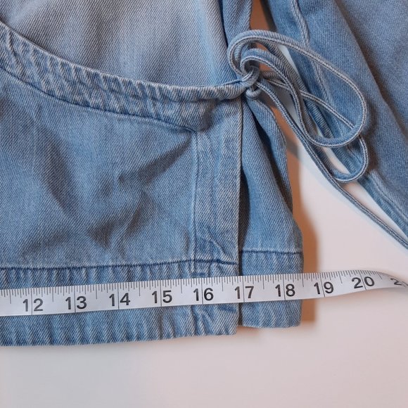 Cloth & Stone Flare Sleeve Faded Denim Cropped Wrap Top S - Picture 12 of 12